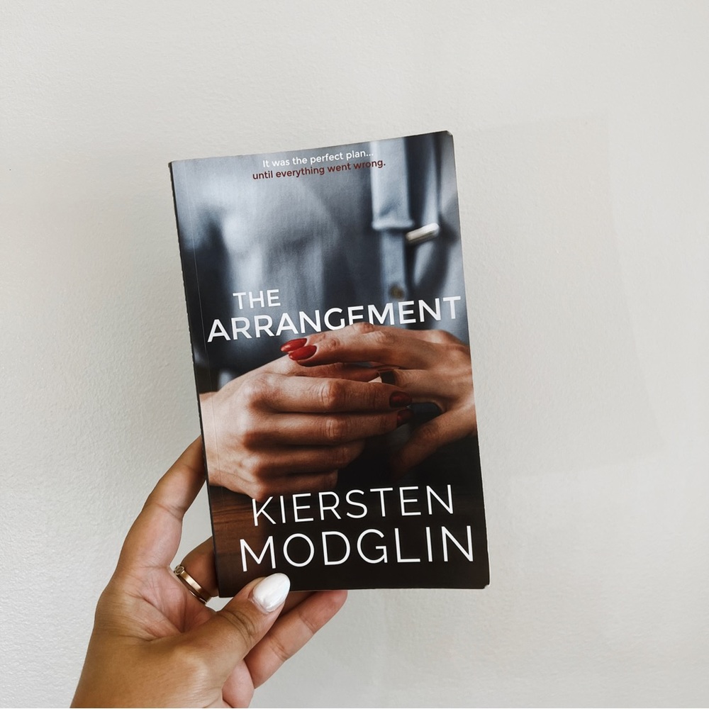 Book - The Arrangement by Kiersten Modglin